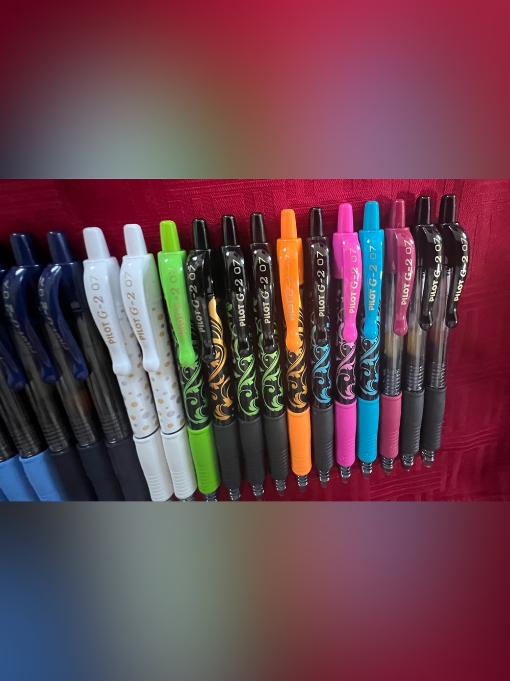 24 Pilot  G2-07 and 1 Pilot G6-07 Gel Pens Assorted Ink Colors. 25 total pens - Picture 3 of 5